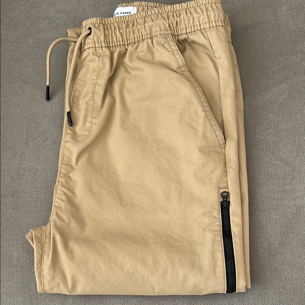 Old Navy Boy Tech Taper Pants- XXL (18)